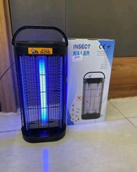 الف رحمه علئ روح امه وابوه الي يعلقلي مصدر رزقي الوحيد قناصه حشرات وذب...