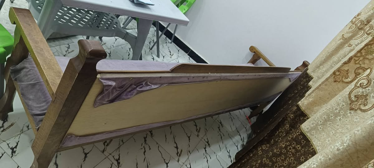 سلام عليكم  كرويته خشب صاج  200 بيه مجال


**إذا كنت صاحب هذا الإعلان وتريد حذفه لأي سبب، رجاءا أرسل رسالة إلى الدعم الفني**