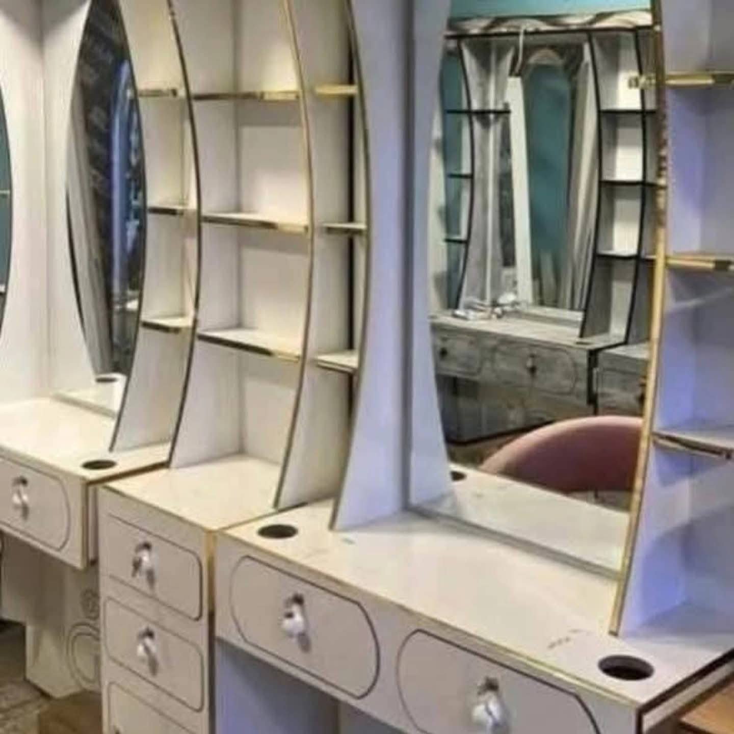 💯✨ الديكور هو أول شي يخطف نظر الزبون و يعطي انطباع عن صالونك
متوفرة  أحدث ديزاينات الديكورات، تصاميم انيقة, نازكة, قوية، شغل مرتب، ومرايا أوسع وأجمل. اختار/ي الديكور اللي يعكس ذوقك.
متوفر توصيل داخل العراق فقط. للاستفسار و الحجز مراسلة الصفحة 
أو التواصل عبر الواتساب في بايو الصفحة
عنواننا: كربلاء, حي العامل شارع المستوصف
#ديكور #design #hairsalon  #كوافير #حلاقة  ***********#حلاقةرجالية
