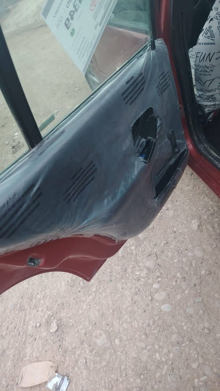 بيجو 306 سيارة بلادية 2002 رقم ديالى كير محرك كهرباء كلهة بحالة جيدة بس بيهة جراد قليل صدر جديد عنوان ديالى بعقوبة السعر 33 وبيهة مجال شرط التحويل شرط التحويل ***********
