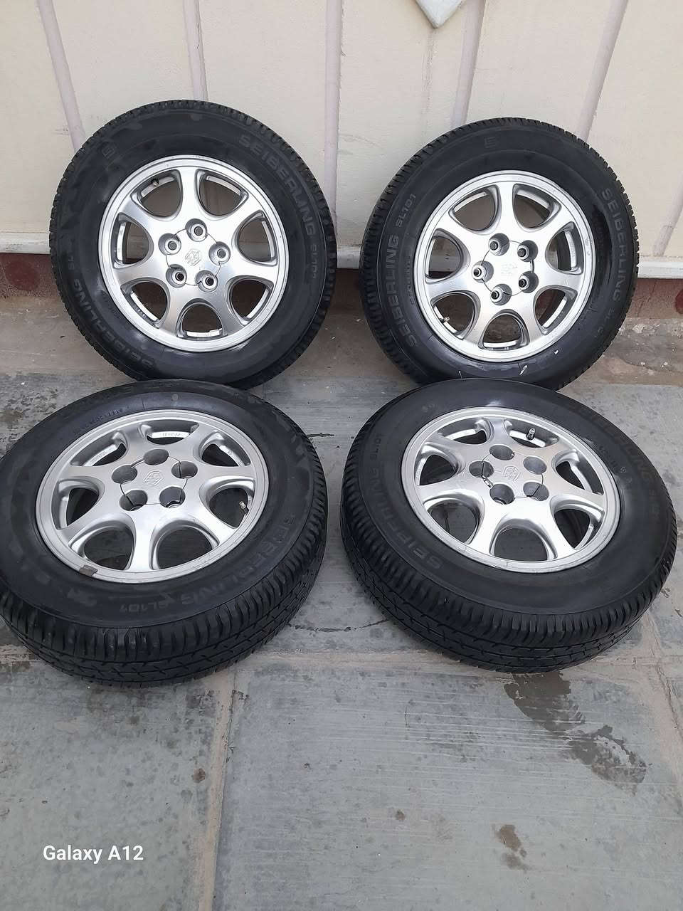 السلام عليكم ويل كب مارك نفخ هنه ولتايرات ٢٠٥/١٥/٦٥ العنوان نجف عباسيه للإستفسار*********** السعر ٣٥٠
