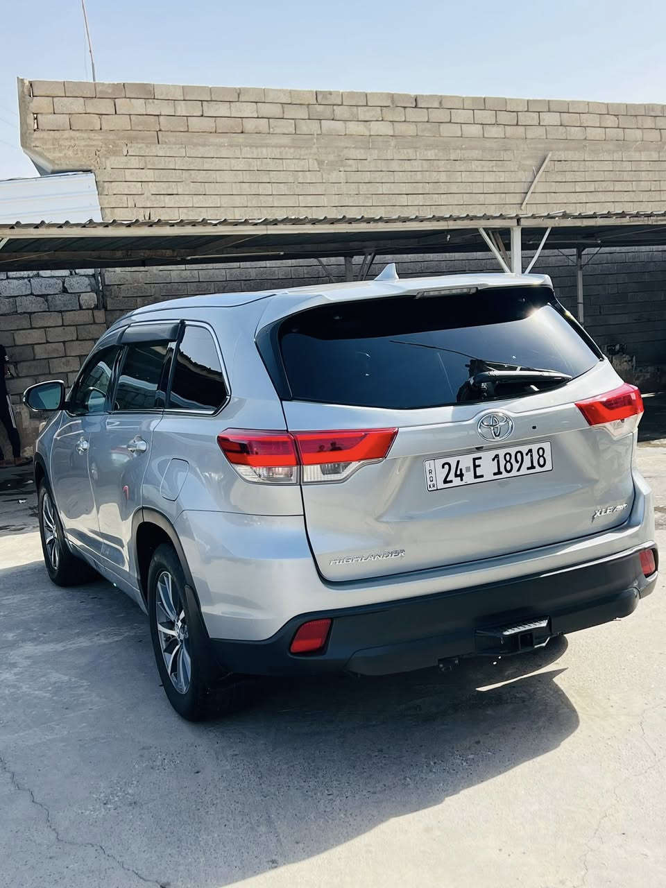 السلام عليكم
تيوتا هايلندر موديل XLE 2017 فول موصفات فتحه سقف تدفئه وتبريد كشنات محرك ٦ سلندر السعر 235 للاستفسار الاتصال على *********** صلاح الدين الشرقاط
