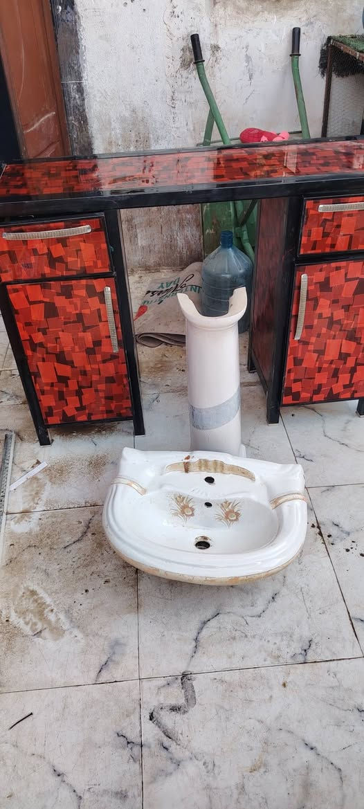 كرسي حلاقه + جام خانه +سقف ثانوي وجداري +ميز هوا ومرايته مال حلاقه للبيع


**إذا كنت صاحب هذا الإعلان وتريد حذفه لأي سبب، رجاءا أرسل رسالة إلى الدعم الفني**