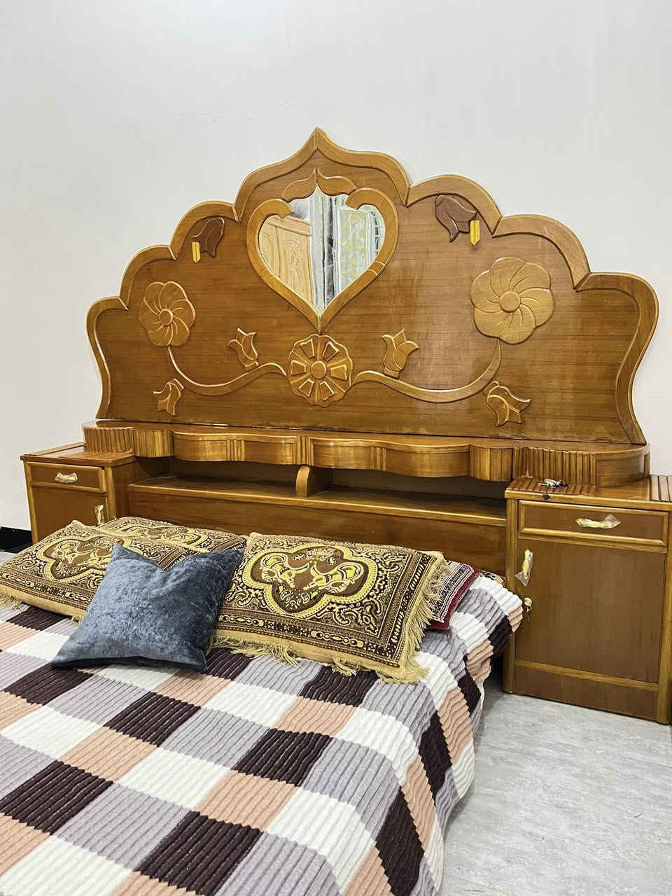 سلام عليكم غرفه للبيع صاج مكان كربلاء الستفسار ع رقم ‭0782 794 7971‬💁
