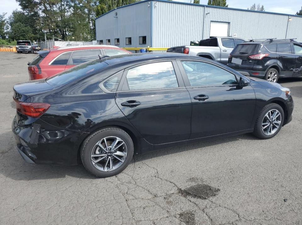 السلام عليكم 
فورتي موديل 2024 
واصله عمان 
ضرره باب جاملغ بدون دواخل موضوح بالصوره 
السعر 110 
***********
تريد دخله صفره تريد تبقيه سوده
