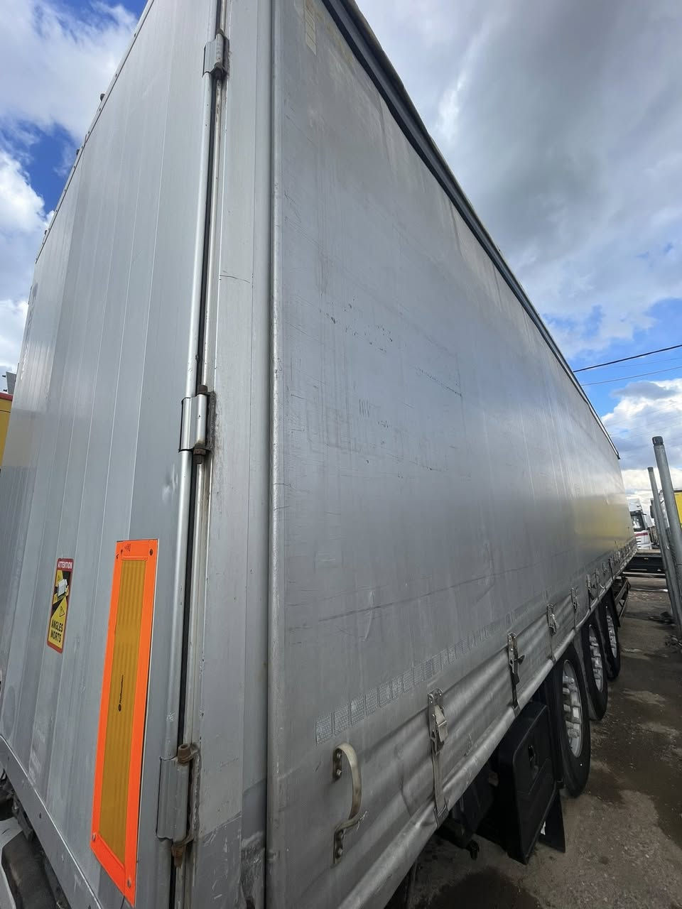 سلام عليكم منضومه جادر اشمتز مديل حديث 16 كامله صفاح دنك وبيبان الاستفسار والمعلومات الاتصال على الرقم 
***********
***********
