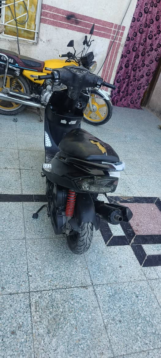 السلام عليكم شباب دراجه ماكس اوراق باسمي معرض دراجه ناشفه من كل شيء ما بيها نقص ايء سلف وعندر نظافه قدامكم ماكينه مفتوحه لا ما مشروقه بسعر 550 وهذا رقمه اللي مو شراي لا تعبه***********
