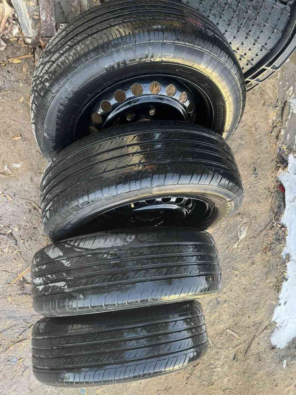 سلام عليكم
للبيع تخم ويل عادي حجم 15 
كوري اصلي 20 فتحه 
السعر 250 
***********
