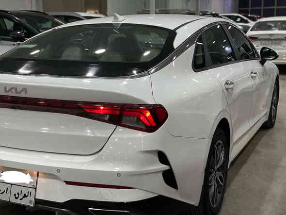 كيا K5 خليجي وكالة دولية موديل 2022 و 
ماشية 47 الف كيلو حقيقي و رقم أربيل و 
السيارة فول مواصفات عدا البنوراما وسيارة
مكفولة من الصبغ والتبديل بيه فقط بارد و 
أبيع شرط السونار والمحرك وكير كفالة عامه
السعر هو 17900$الف دولار او 179 ورقة 
وبيه مجال بسيط و مكاني بغداد الكاظمية 
ورقمي اتصال او استفسار ***********
السيارة بصمة و تشغيل عن بعد ولايت زنون
4 عدسات و لد نهاري وبلوجكتر زنون و 
حساسات امامية وخلفية وكامرة خلفية اصل
وداخل جلد لون ابيض و تبريد بيانو لمس 
و قطعتين تبريد و شاشة كبيرة نفكيشن 
درايف مود ومحرك4سلندرحجم2000 دوش

