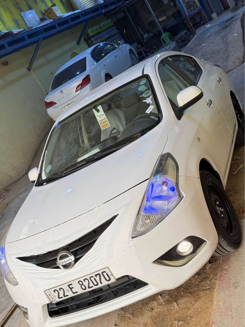 السلام عليكم للبيع نيسان سني هندي موديل ٢٠٢٣ سنويه لل ٢٠٢٨ سياره جاهزه مكينه كير حداديه تبريد كله جاهز والسياره حلوه ومرتبه بيها جاملغ صبغ بدون ضربه وباب تبديل فقط والباقي كفاله باسم شركه تريد وكاله تريد تحويل 
شاشه اندرويد وكامره وحساس خلفي وسبايدر 
ونضام اي بي اس وتحكم ستيرن 
سياره حلوه ومرتبه سعرها ٩٩ ورقه وبيها مجال بصيط حك الجيه فقط مكاني نجف كوفه شارع المطار 
*********** النجف, العراق
