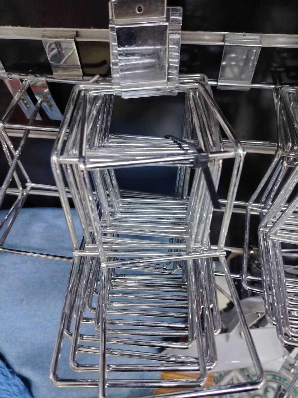 السلام عليكم
من رخصة صاحب البيح
 معلقات أحذية وشحاطات
ستند عرض أحذية نفس الي بالصور
ابيع شلعة وحدة
وابيع تجزئة
كل كمية والها سعر
الخاص متواجد 

يوجد توصيل جميع المحافظات


**إذا كنت صاحب هذا الإعلان وتريد حذفه لأي سبب، رجاءا أرسل رسالة إلى الدعم الفني**