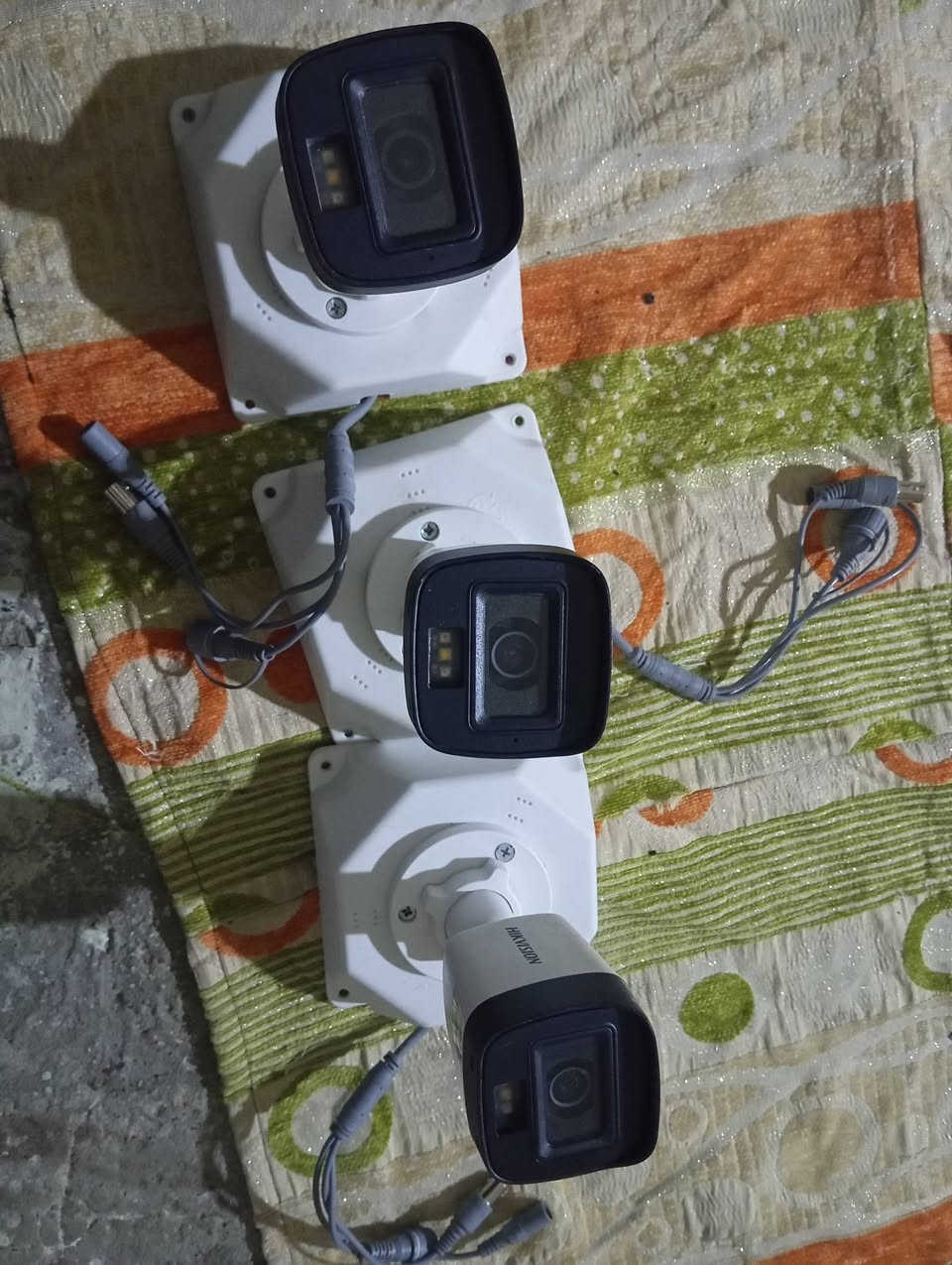 كامرات للبيع 📸
النوع Hik vision

العدد 3

معه شاشه جينيرال الحجم 32

السعر 325 وبي مجال 

*********** بي واتساب
❓ملاحضه الكامرات مستخدمات شهرين بس
