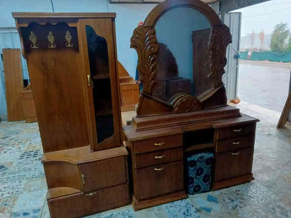 غرفه خمسة أبواب نظيفه قنصور ظهرجمبر ارتفاع 210 السعر 425 العنوان.حي تسعين نهاية حي صدام *********** موصل
