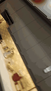 للبيع بيت في حي الجهاد ديوان الاصيل 80متر يحتوي على صاله وغرفة نوم وحمام ومطبخ  والطابق الثاني يحتوي على غرفتين نوم وحمام علما أنا مع البيع غرفة نوم ومطبخ كامل ايطالي و4 سبالت توسوت طن واحد البناء جديد رقم الهاتف ***********
