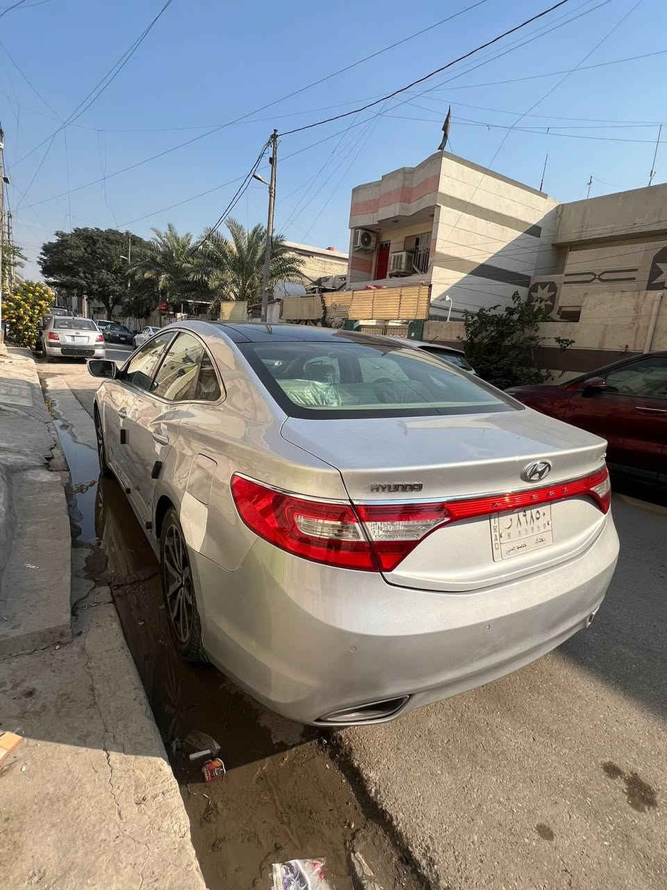 سلام عليكم
ازيرا ٢٠١٣
ماشيه ١٣٨ الف 
كير مكينه بلادية
بيها بارد بالجاملغ الخلفي شي كلش قليل 
وطخة بالجاملغ الخلفي 
نص مواصفات 
السعر 121$
مكانها بغداد
الرقم***********
