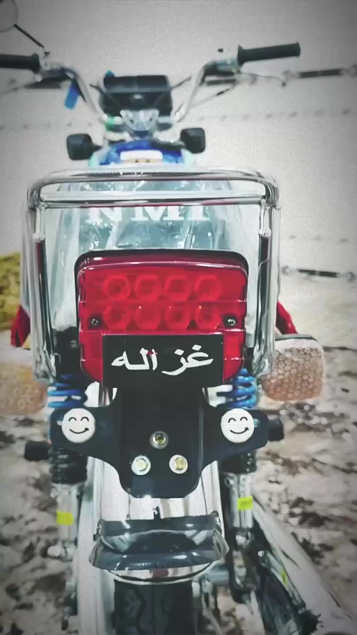 سلام عليكم اصلي شلامجه مديل 2023 دراجه مضمومه خت زيرو مكفول كفاله عامه من تاير ليكدام لتاير ليوره ولمايشتري لا يتعبني وهاذ رقمي ***********
