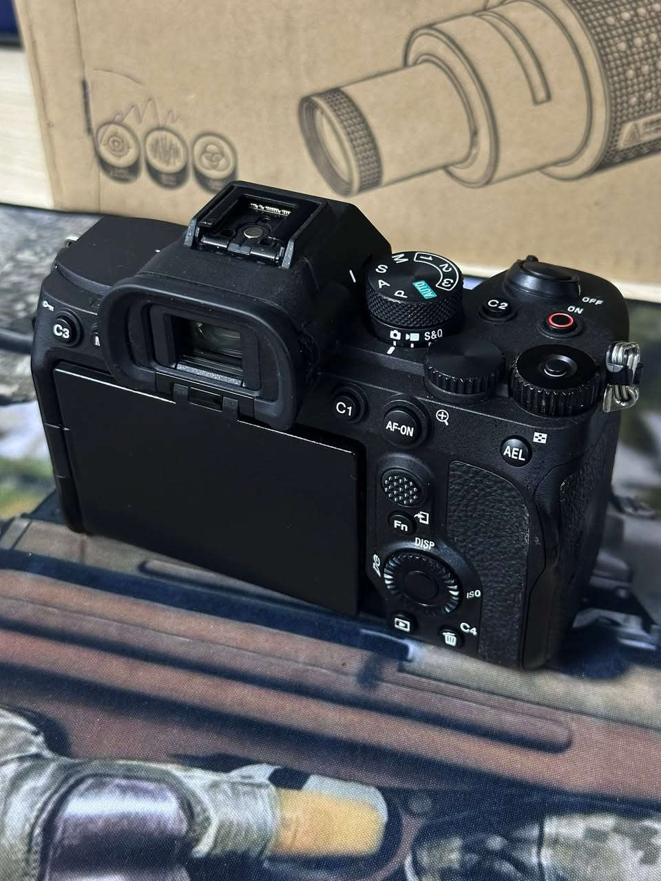 كاميرا sony a74 نظافتها 90‎%‎ مداريها كلش
شترها تقريباً 32 الف ( العمر الافتراضي الها 200 الف ) الصورة بالتعليقات

عيبها الوحيد مكان الميمور مكسور ليطة التثبيت يعني الميموري مايثبت بالمدخل الاول لكنه شغال طبيعي وموضح بفيديو مع الصور 

قفلها 2 مليون 

كارتونها واغراضها كامله موجدة

مكاني الموصل واوصلها محافظات 

كلشي موضح عنها بالبوست
الي مهتم فعلاً يتواصل وياي على الحساب او على رقمي بيه واتساب واتصال 
***********
