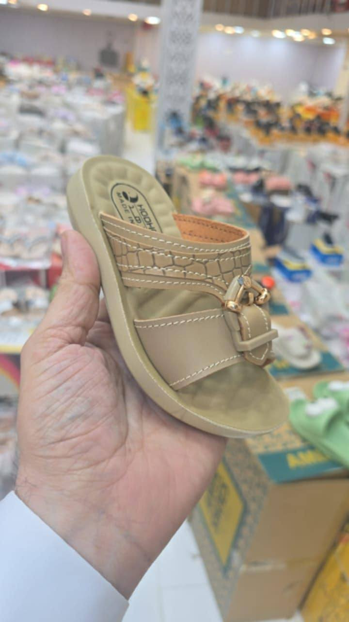 ✨ وصلتنا شحطات أطفال روعة ✨
👶👧 مريحة وخفيفة على رجل الطفل
🦶 خامة ناعمة وآمنة
🎨 ألوان حلوة تناسب الأولاد 
📏 مقاسات متعددة تناسب كل الأعمار
💰 أسعارنا مناسبة
🚚 توصيل لكل المحافظات
📦 متوفر في للتجهيزات الأطفال Baby Centerبيبي سنتر قزانيه 
📩 للطلب أو الاستفسار راسلونا خاص
📞 أو اتصال / واتساب(***********)
