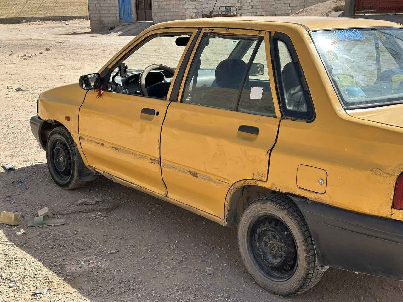 سايبا موديل ٢٠١٢ رقم احمر كربلاء راعيه موجود وعندي رقمه بس ما واصله سياره كير ومكيه خير خير من الله حداديه حلوه تايرات جدد شادهن وباتري كذالك جديد لايتات جدد غرفته حلوه عدادات كلهن يشتغلن من رون و عداد البانزين والحماوه كلهن يشتغلن سياره حلو و مال عالم تريد تشتغل ع باب الله سعره (١٤)$ وبيه مجال للطيبين مكاني كربلاء حي النصر رقم موبايلي ( ***********)
