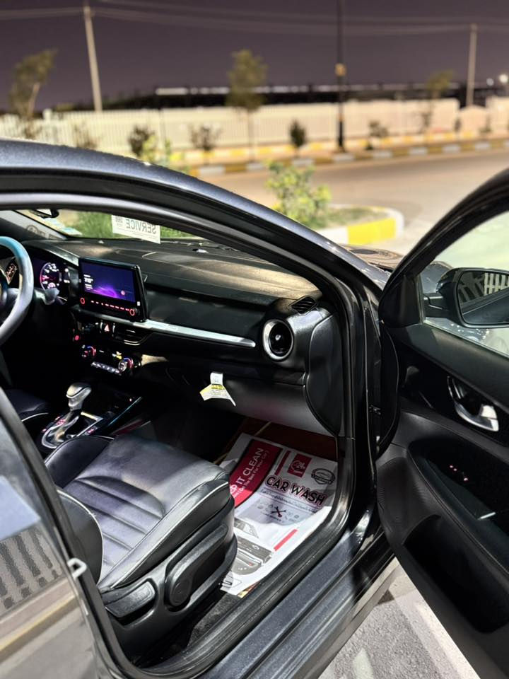 كيا فورتيModel2024
🔥Gt lien اعلى موصفات 
عداد المسافة :42 mi
مواصفات
محرك سياره دوش 2000
بصمة
تحكمات ستيرن 
فتحه سلايد روف
تشغيل عن بد HoLDato
دخول ذكي لسياره وبصمه أبواب 
فتح صندوق حساس عن بعد وتحس عن بعد 
مري جانبيه حساسه ونقطه عمياء ومستشعره 
رادار امامي خلفي ومستشعر وحساسات 360 درجه 
شحن الجهاز واير ليس Remote phone charging
نضام auto hold كهربائي تحكم في الكير اوتماتيك في الازدحام 
كشن جلد . 
شاحن واير لس ااوتو
اشارة بالمري
تدفى تبريد بالمقاعد 
قياده ذاتيه Self-driving
مثبت سرعه وتحكم ستيرن ذكي وتحديد مسار 
شاشه حجم (10.9) CarPlay 
مقاعد كهرباء Electric seating
ثلاث انضمه لقياده : sport-normal-smart
سايد بريك  Sidebreak : بصمه 
لد امامي خلفي 
ثلاث انضمه car lights 
ضرر السيارة جاملغ الايسر والبنيد بدون تبديل بدون دواخل فقط بارد ليبل واحد تخم تاير جديد 
سياره رقم ذي قار هزه ورقم جديد تحويل ثاني يوم
سعر السياره  $170
الاستفسار :*********** ذي قار مركز المدينة
