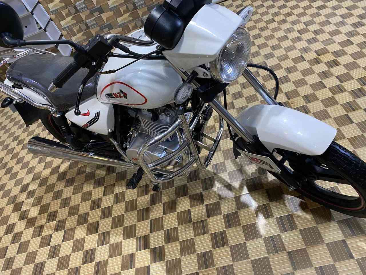 سلام عليكم ورحمة مكلف بالنشر موطور للبيع موديل 23 محرك 23 السعر مليون و 850  الاستفسار على الرقم ***********
