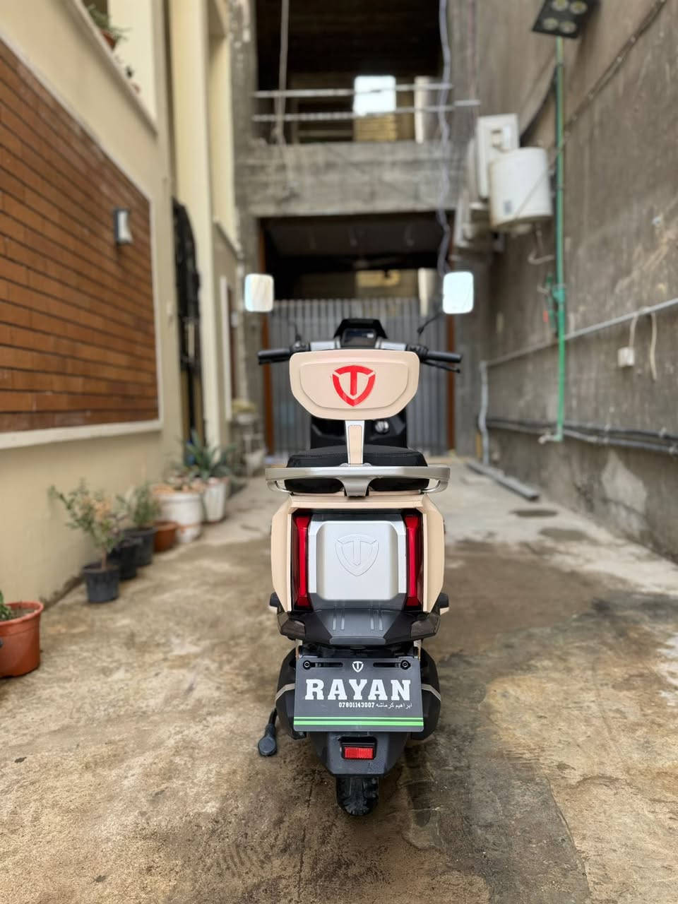 السلام عليكم دراجه شحن للبيع اخت الجديدة.         الرقم ***********
