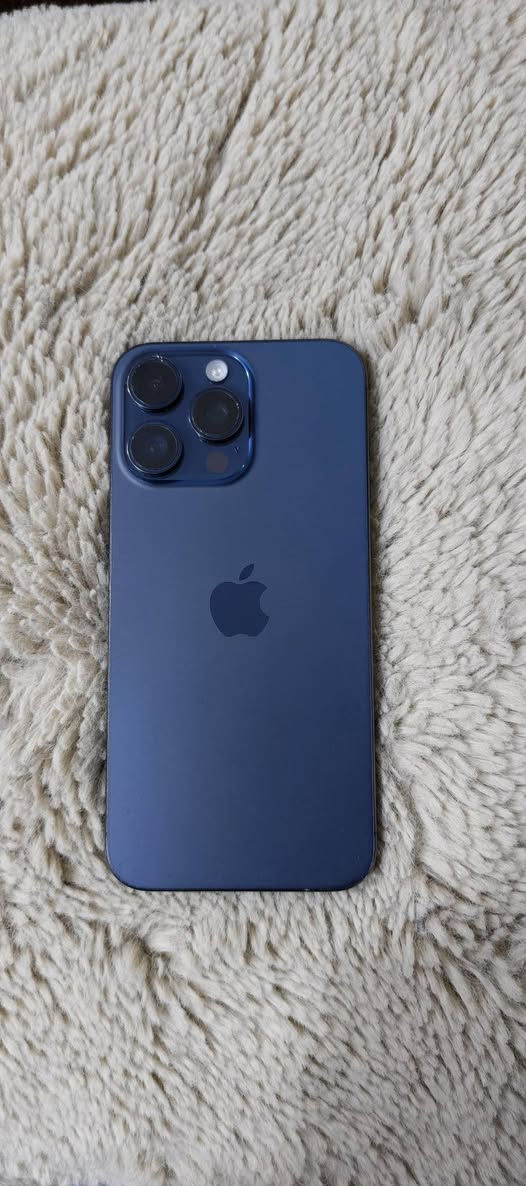 IPhone 15 pro max Blue Titanium
السلام عليكم
متوفر ايفون 15 برو ماكس لون بلو تيتانيوم نظيف ما مفتوح اصلي ما مبدل شي بي.
نموذج M ذاكرة 256GB بطاريته 85 عدد دورات 594 وموجود الكارتون الأصلي مطابق. 
السعر مليون و 80 الف بي مجال بسيط.
الموقع بغداد الخطيب قريب الغزالية.
متوفر واتساب ***********

