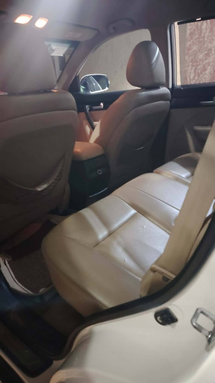 سورنتو موديل 2015 خليجي 6 سلندر فول عدا البانوراما رقم ذي قار دولي بسمي تحويل ثاني  كفالة عامه السياره جاهزة مكينه وكير وتخم تاير حداديه مابيها نقص السعر 215 وبيها مجال بسيط مكاني الشطرة الشراي يتصل على الرقم ***********
