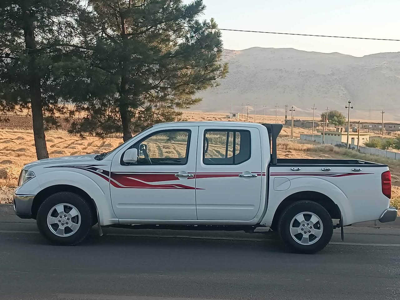 پیکاب نیسان ناڤارا 2009 ئستراد خاس
تەحدید سورعەو ABSو گێر کورت
دەعم و بۆیاغی نییە هەیکەلی زۆر جوانە
گێر عادی، گێر و مەکینەی بێ عەیبن بەشەرت
سەنەوی تاکوو 2031 نوێ، چوار تایەی نوێی لەسەرن
تەحویل و غەرامەو  تەبرید ، گێر، مەکینە بە شەرتە
بایی 98$ــ ***********-- *********** رانية, السليمانية
