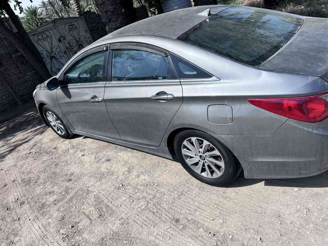 السلام عليكم سوناتا موديل 12وارد امريكي سياره جاهزه نقص بس تبريد السعر 105وبيه مجال مكينه 2400العنوان طويريج ملاحظه السياره كلين ***********
