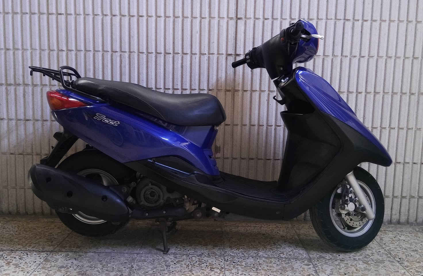 السلام عليكم
اكزز  140  ياباني 
مكينه مكفوله كفاله عامه برغي ما مفتوح بيهه 
دراجة بلادية ما بيهه اي نقص 
مكان الدراجة بالصالحية 
السعر  مليون و100 
للاستفسار  ***********
