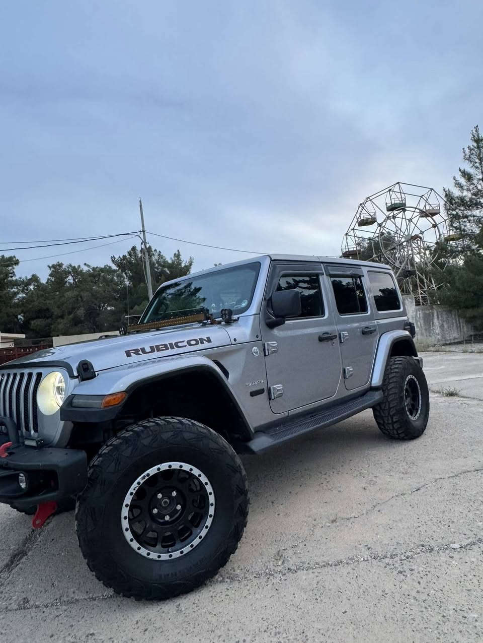 Jeep ranglar 2020 4v 83km bo zanyari tel bka ***********
