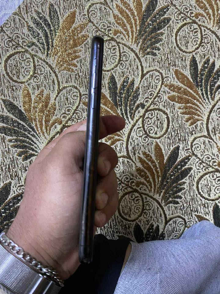 ايفون 11 برو ماكس للبيع
ذاكرة. 256.  تك سيم SIM
+شريحه كترونيه 

بطارية 100 مستبدلة 

نموذج M  نظافة الجهاز 99%

فيس ايدي واكف 

سعرو. 300. الف بي مجال حك جيتك 

تواصل خاص أو اتصال ***********
