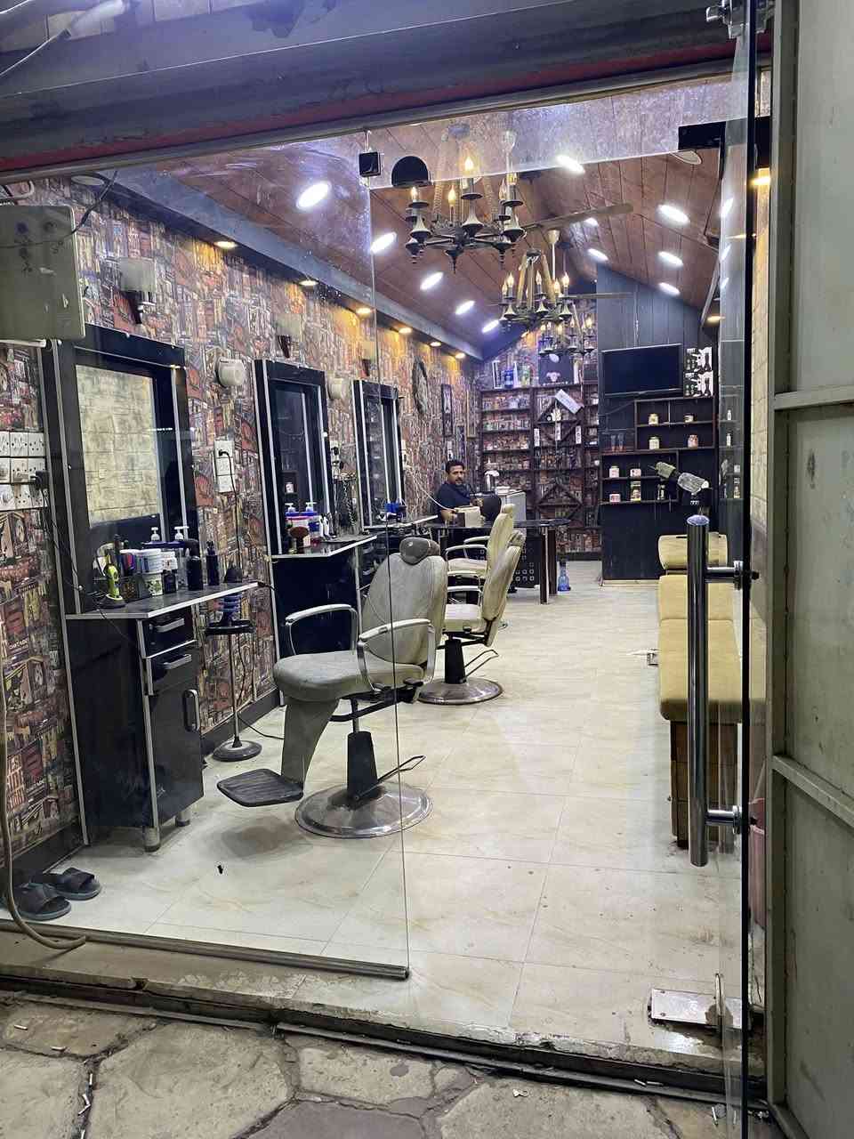 سلام عليكم  جام خانه للبيع الارتفاع 230 العرض 260 … المكان الامين الثانية شارع الارامل 
للاستفسار *********** وائل الحلاق
