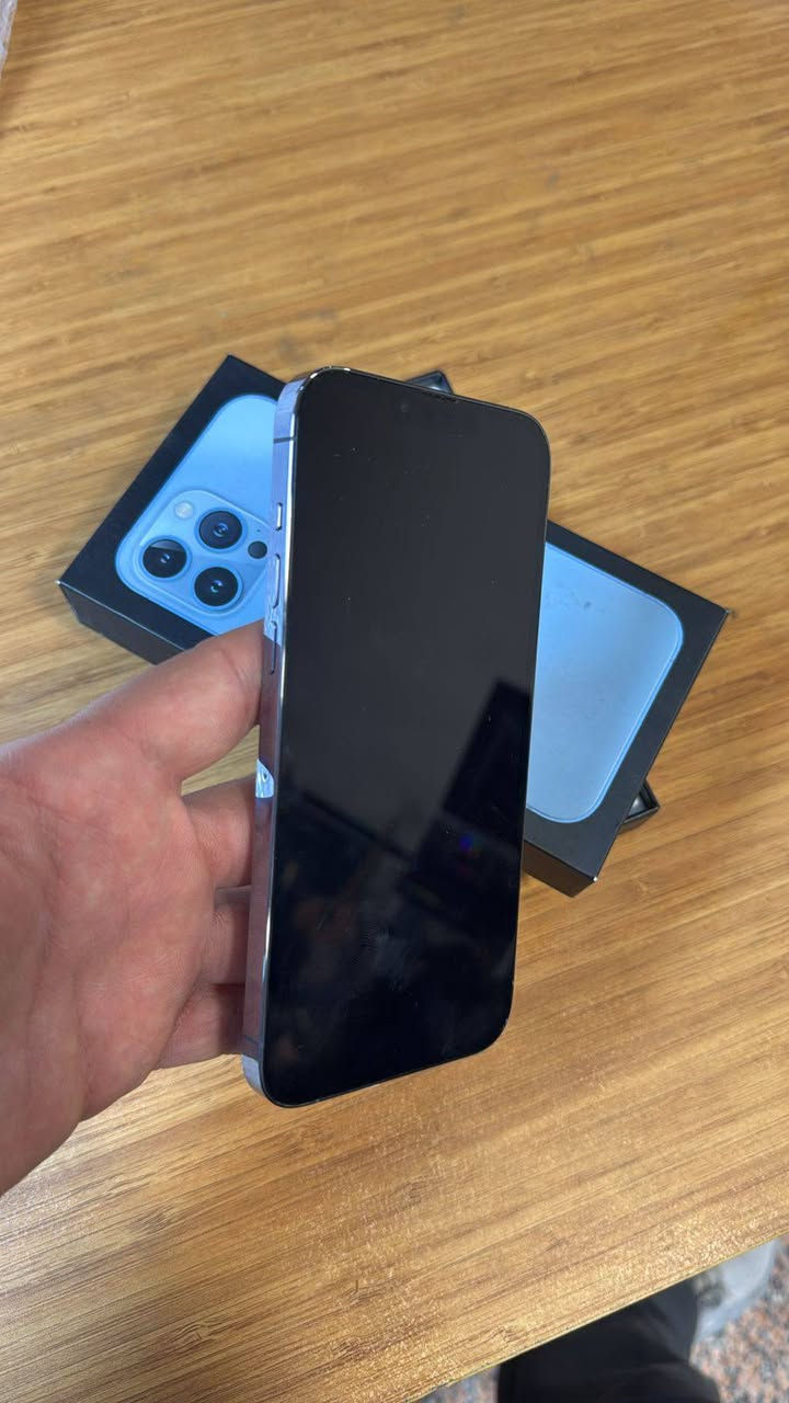 📱 iPhone 13 Pro Max
🔹 السعة: 256GB
🔹 حالة الجهاز: كلش نضيف، استعمال نظيف
🔹 البطارية: 85% 🔋
🔹 الشاشة:
Super Retina XDR
قياس 6.7 إنج
ProMotion 120Hz (سلسة كلش بالاستخدام)
🔹 المعالج:
A15 Bionic قوي وسريع
مناسب للألعاب، التصوير، وكل الاستخدامات الثقيلة
🔹 الكاميرات:
ثلاث كاميرات خلفية 12MP
تصوير احترافي (ليل، بورتريه، فيديو 4K)
كاميرا أمامية 12MP
🔹 المواصفات الإضافية:
Face ID
5G
مقاوم للماء والغبار
صوت ستيريو قوي
✅ الجهاز شغال 100% بدون أي مشاكل
🎨 اللون: مثل ما موضح بالصور
📦 المحتويات: الجهاز + الكارتون
💰 السعر: 675 ألف
📞 رقم الهاتف: ***********
