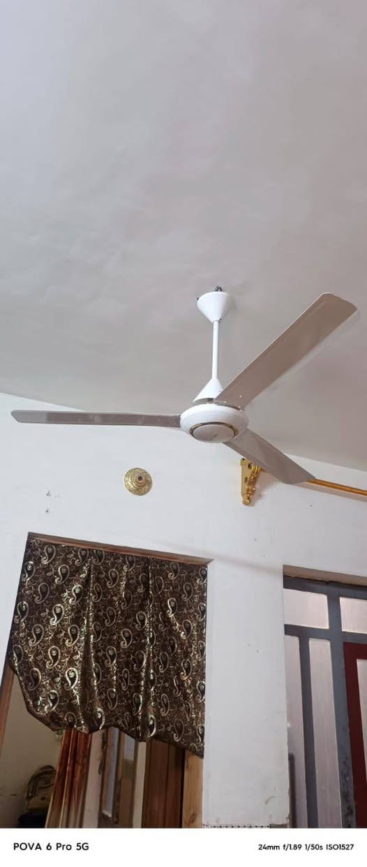 السلام عليكم غراض للبيع من ظمنهن ٥ زوالي و ٤ بنكات
***********
