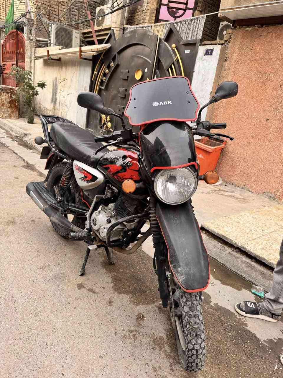 للبيع موديل 2023 رقم
بوكسر موديل 2023 مرقمة الدراجة مثل شوفت عينك ما ناقصها شيء مكفولة السعر 2,750 وبيها مجال.                 عنواني بغداد الشعلة 
 ***********
