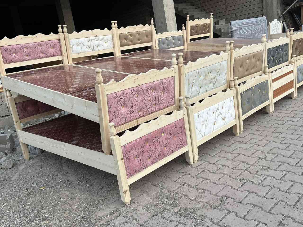 معرض صلاح آلدين للأثاث المنزلي للجمله والمفرد 
وصول وجبه جديده 
سرير خشب عراقي احطاطه خشب بلوك درجه اولى 
متوفر قماش وعادي وخشب cnc نقش 
متوفر جميع الالوان وبسعر جمله 
***********
العنوان تكريت الزهور مقابل كلية تربيه البنآت مجاور تانكي المآء قرب غصن الزيتون
