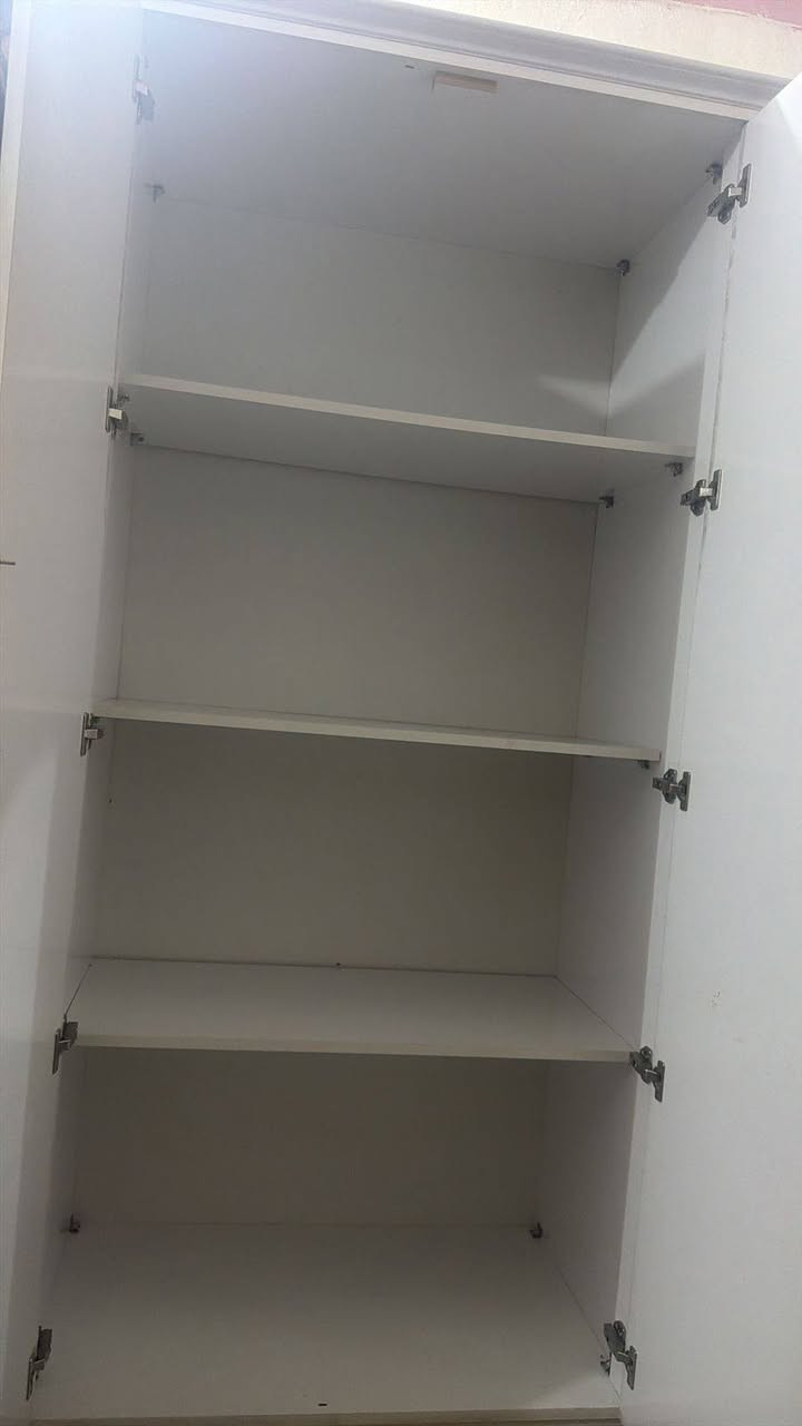 السلام عليكم كنتور للبيع سعره 250 وبي مجال ***********
