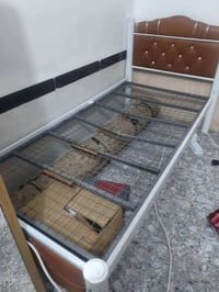 غرفة نوم • أثاث خشبي • سرير