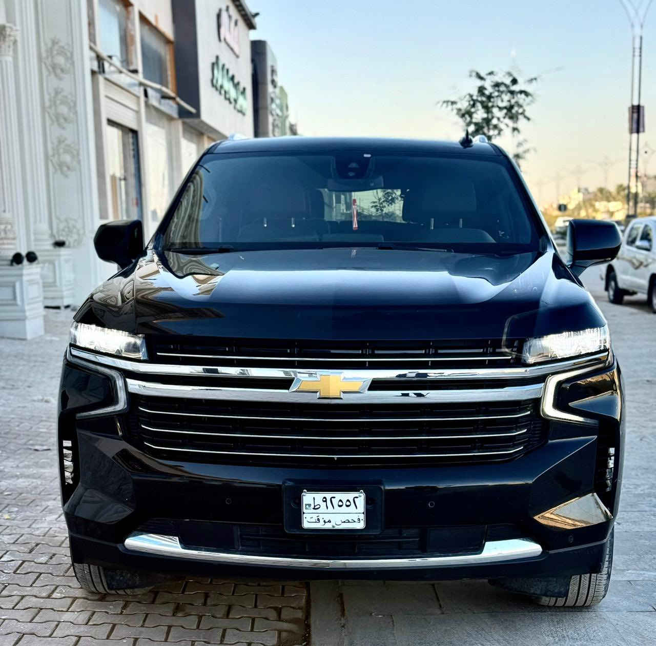 السلام عليكم من رخصة الادمن 
تاهو LT  نص فول وارد امريكي موديل 2023 بدون لوحات مروريه  للبيع او المراوس حسب القناعه
‏ وارد امريكي حادثه مثل مموضح بالصور بابين صفحة اليمين امبدلات او مصبوغاتة والجاملغ الخلفي الايمن مصلح او مصبوغه يعني ٣ قطع صبغ   
‏  مواصفات 
‏8سلندر محرك ( 5300 )
4X4 فور ويل
‏كراسي جلد اصلي
‏كراسي اثنين كهرباء
‏كراسي هزاز(عند اقتراب السيارة من اي شي)
‏كراسي(تدفئه)
‏تبريد خلفي شاشة
‏شحن الهاتف لاسلكياً
‏كروس سرعة
‏نظام AUTO START
‏نظام هندبريك دكمة AUTO HOLD
‏نظام مانع انحدار
‏فول تحكم استيرن(جهتين امامي+جهتين خلفي)
‏استيرن كهرباء
‏استيرن تدفئة
‏شاشة عرض الاعطال
‏صندوك كهرباء(شفط)
‏فتح صندوك تلقائيا عن طريق القدم
‏دبل كير(عادي+اوتوماتيك)
‏ناقل حركة 10 نمر
‏دبل حساس(امامي+خلفي)
‏نظام تحكم بمستوى الضوء الداخلي
‏مانع تزحلق
‏مري شفط
‏شاشة امامية كبيرة اصلية
‏شاشات خلفية اصلية
‏تشغيل عن بعد

السعر 400  ورقه او مراوس حسب القناعه
 للاستفسار 
‏رقم الهاتف ***********
صور الحادث مرفقه ويه الصور مع رقم الشاصي
السياره جاهزه من كلشي اي نقص مابيهه ع وضع الشركه
