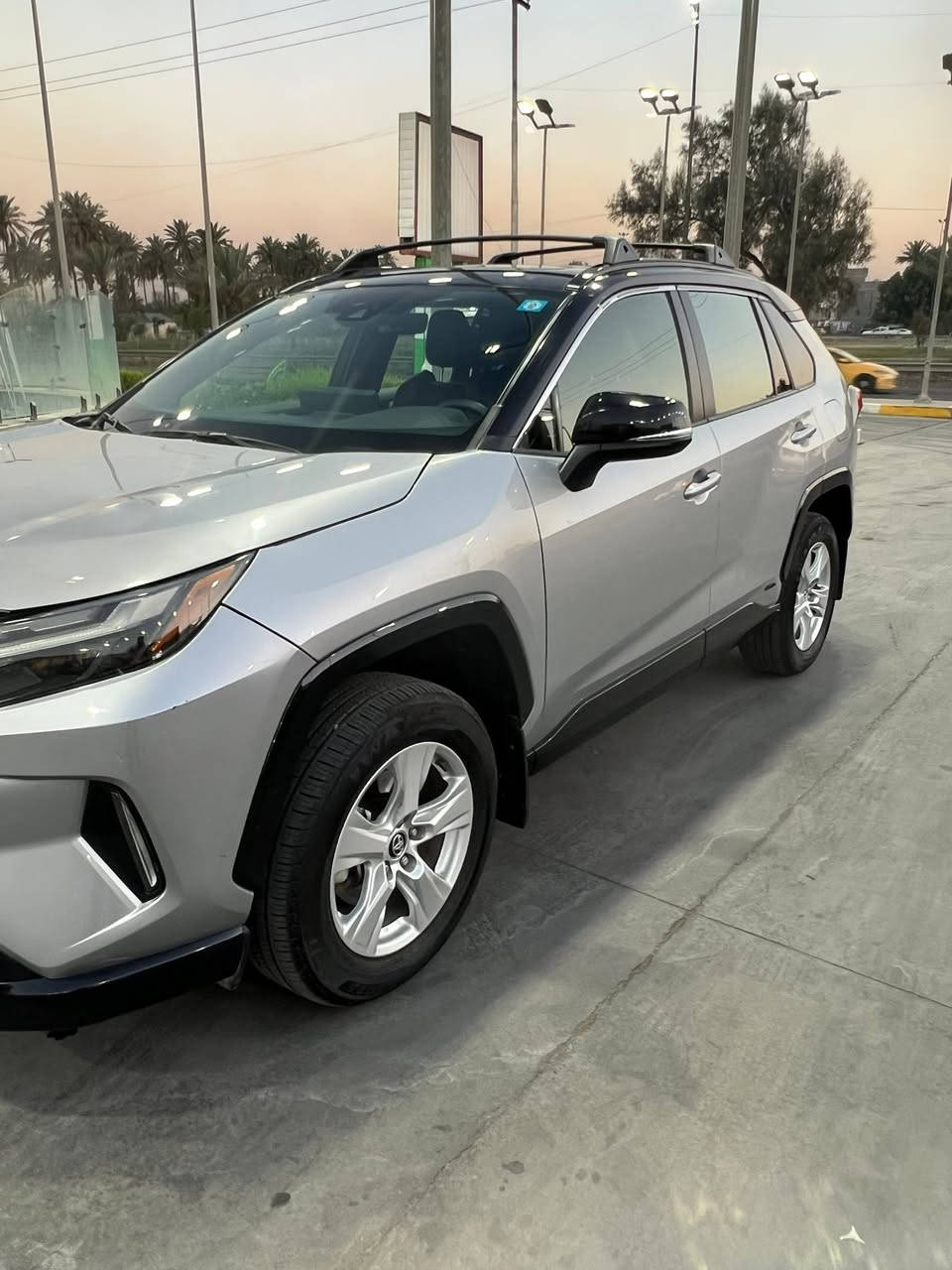 السلام عليكم راف فور ٢٣ للبيع تو كلر اعله فئه xse  صور الحادث بالمنشور البنيد نصه صبغ والجاملغ مبدل لون ماشيه ٢٧ كيلو رقم بغداد بسمي تحويل ثاني يوم السعر ٢٤٠      للاستفسار ***********
