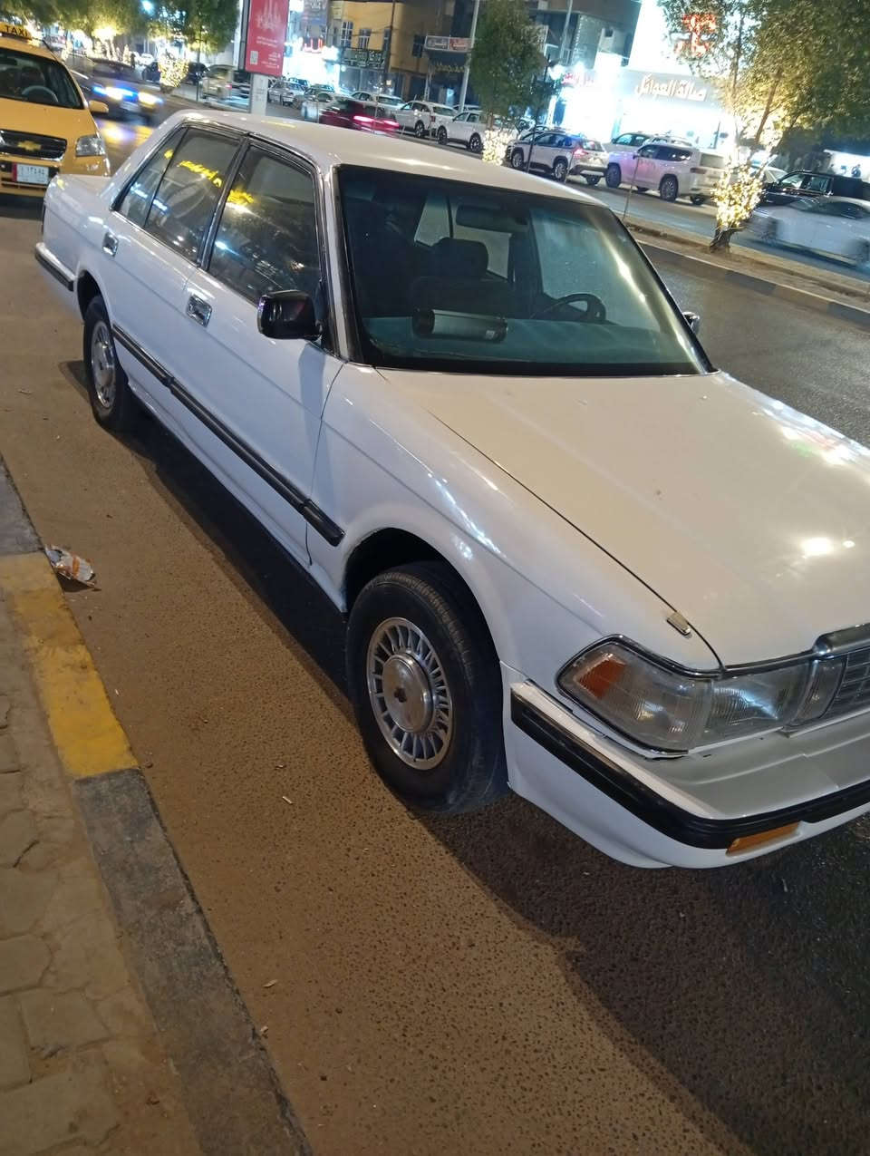 السلام عليكم سيدان مديل 91صبغ احزام مكاني نجف  سياره غراضهه كله بلادي يسرا بلادي سياره جاهزه من كلشي كيرمحرك قبل شهر شادهن ترايك وين متريدد رقم انكليزي بسمي
***********بيع اومراوس حسب القناعه
