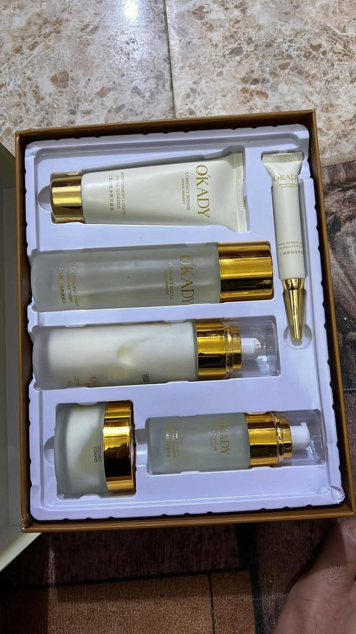 غسول للوجه (Cleanser)
* تونر (Toner)
* سيروم (Serum)
* كريم للوجه (Cream)
* كريم للعين
* لوشن أو إيمولشن مرطب

يُستخدم عادةً للترطيب والعناية بالبشرة
للبيع مكاني قضاء الرفاعي سعر ٢٥


**إذا كنت صاحب هذا الإعلان وتريد حذفه لأي سبب، رجاءا أرسل رسالة إلى الدعم الفني**