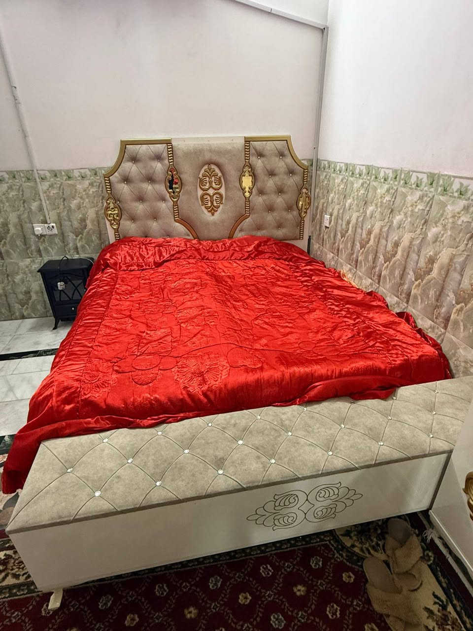 غرفه تركيا 7قطع نضيفه السعر 600 عنوان بغداد بلديات
***********
