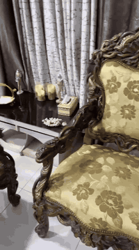 تخم ملكي خشب زان اصلي مابي ولاضرر 9 مقاعد تكمه 9 مقعد 350 وبي مجال بسيط الاتصال ***********
