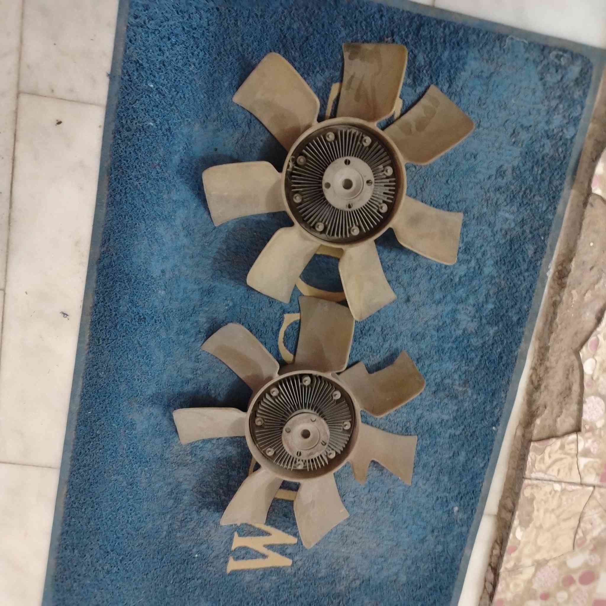 ثنين ونص فيفيتي ***********
