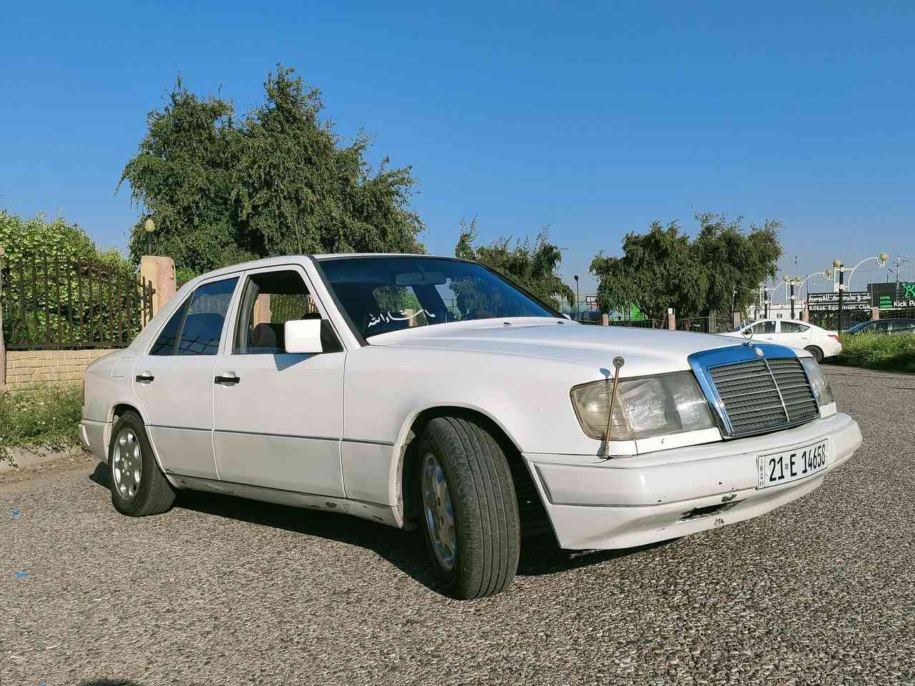 -مارسدس موديل 1985 
-حجم 300E
-تحويل وكاله السياره بأسمي 
-رقم دولي سليمانيه سنوية لل 28
-مكينة وكير بطه 3000 
-تدفئة وتبريد كامل 
-غرفتها 65% 
-تخم تاير جديد 
-سيارة مصبوغة عام  
-السعر: 57 وبيها مجال 
-العنوان : كركوك
-الرقم : ***********
