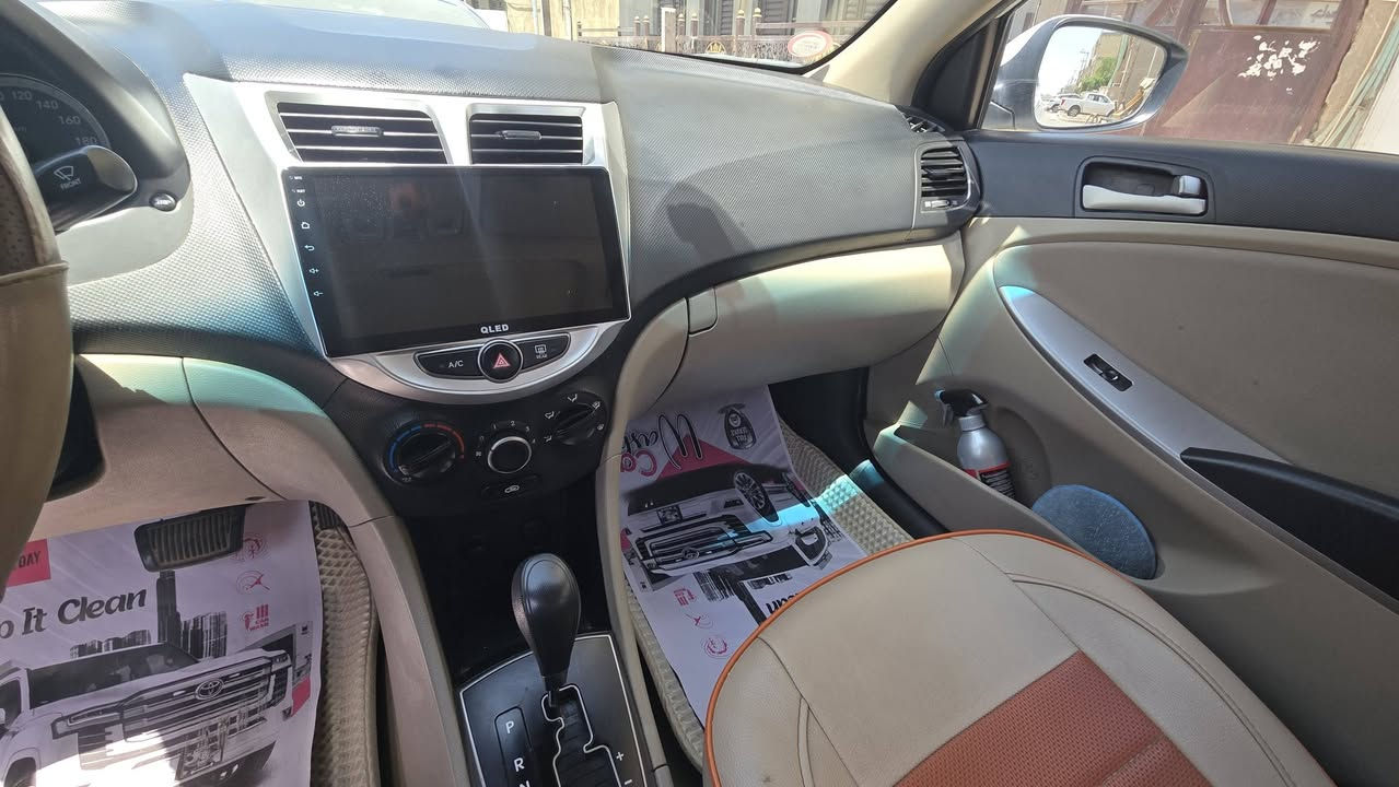 السلام عليكم
هيونداي اكسنت 2018 خليجي فول مواصفات رقم بغداد انكليزي ماشية  80 الف / مكفوله من صبغ فقط جزه بسيط بالجاملغ الايسر باردد

: فتحة سقف / لايت LED / بلوجكتر / اشاير مري / 5 ويل كب / 4 دسك / شاشة / كاميرا خلفية/ داخل جلد بيجي وبرتقالي / تحكم ستيرن / محرك 1600

تخم تايرات جديد وصدر جديد

السعر 126 ورقة

مكاني بغداد/ ابي غريب

للتواصل والاستفسار : ‭***********
