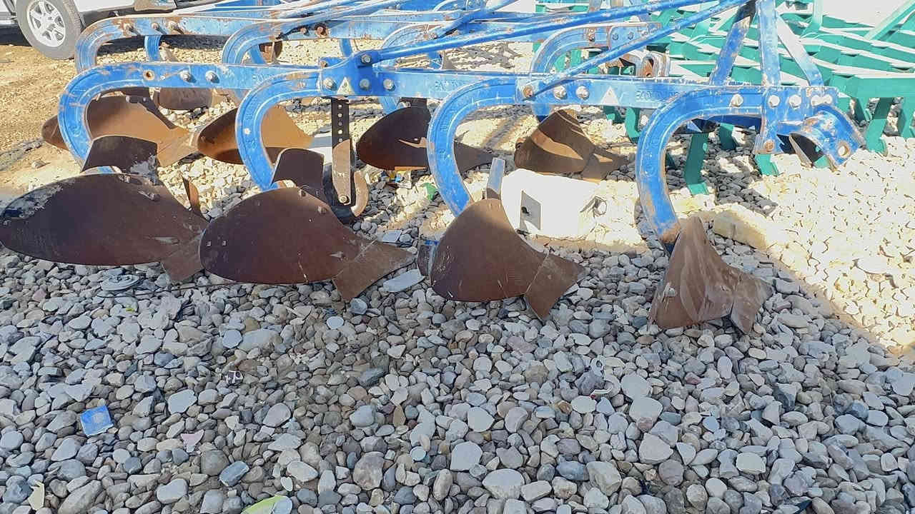 سلام عليكم فدان حجم 14 رباعي تركي السعر مليون و 800 الاتصال ***********
